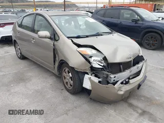 2004 Toyota Prius with VIN JTDKB20U240052320, listed as a IAAI auction lot 42023219 with 177,884 mi miles. Bid and sale history available at carsss.com. Image 1.