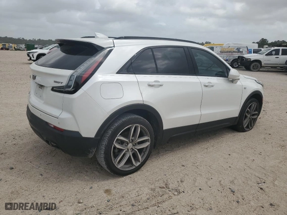 2019 Cadillac XT4 FWD Sport with VIN 1GYFZER41KF190386, listed as a Copart auction lot 52015865 with 207,731 mi miles and Clean Title. Bid and sale history available at carsss.com. Image 3.