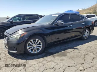 2017 Infiniti Q70 3.7 z VIN JN1BY1APXHM740889, wystawiony jako Copart lot #57884675 z przebiegiem 382 350 mil mil oraz Szkoda całkowita • Salvage title. Historia ofert i sprzedaży dostępna na DreamBid. Obrazek 1.