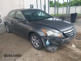 2012 Honda Accord SE z VIN 1HGCP2F61CA186020, wystawiony jako IAAI lot #42357382 z przebiegiem 177 276 mil mil oraz . Historia ofert i sprzedaży dostępna na DreamBid. Obrazek 1.