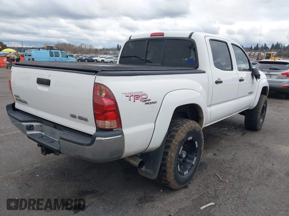 2008 Toyota Tacoma z VIN 5TELU42N58Z560464, wystawiony jako IAAI lot #41698272 z przebiegiem 208 441 mil mil oraz . Historia ofert i sprzedaży dostępna na DreamBid. Obrazek 4.