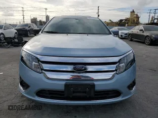 2010 Ford Fusion Hybrid z VIN 3FADP0L32AR211419, wystawiony jako Copart lot #50316755 z przebiegiem 72 651 mil mil oraz Szkoda całkowita • Salvage title. Historia ofert i sprzedaży dostępna na DreamBid. Obrazek 5.