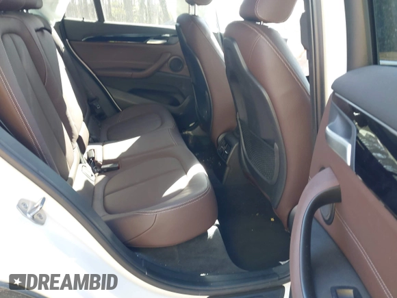 2022 BMW X1 xDrive28i z VIN WBXJG9C04N5V16794, wystawiony jako IAAI lot #41667535 z przebiegiem 55 747 mil mil oraz . Historia ofert i sprzedaży dostępna na DreamBid. Obrazek 8.