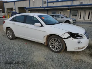 2012 Chrysler 200 LX with VIN 1C3CCBAB1CN117579, listed as a Copart auction lot 81305264 with 224,598 mi miles and Salvage Title. Bid and sale history available at DreamBid. Image 4.
