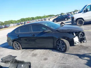 2022 Kia Forte LXS z VIN 3KPF24AD2NE439180, wystawiony jako IAAI lot #41830086 z przebiegiem 39 128 mil mil oraz . Historia ofert i sprzedaży dostępna na DreamBid. Obrazek 13.