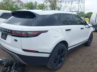 2018 Land Rover Range Rover Velar S с VIN SALYB2RX8JA727092, выставлен на аукционе IAAI как лот 42120359 с пробегом 80 963 миль миль и . История ставок и продаж доступна на DreamBid. Изображение 4.