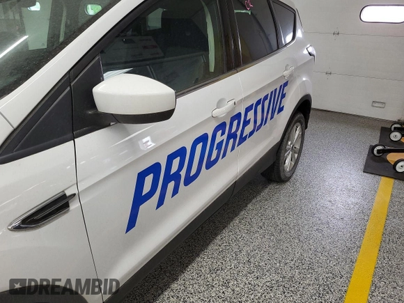 2018 Ford Escape SE z VIN 1FMCU9GD3JUC89119, wystawiony jako IAAI lot #42421139 z przebiegiem 42 209 mil mil oraz . Historia ofert i sprzedaży dostępna na DreamBid. Obrazek 4.
