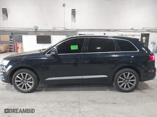 2017 Audi Q7 Premium Plus with VIN WA1LAAF74HD053058, listed as a IAAI auction lot 42008360 with 210,228 mi miles. Bid and sale history available at carsss.com. Image 14.