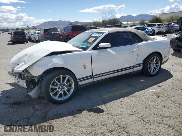 2010 Ford Mustang V6 z VIN 1ZVBP8EN0A5115559, wystawiony jako Copart lot #51810245 z przebiegiem Nie podano mil oraz Szkoda całkowita • Salvage title. Historia ofert i sprzedaży dostępna na DreamBid. Obrazek 1.