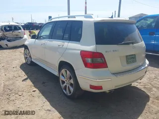 2010 Mercedes-Benz GLK-Class GLK 350 with VIN WDCGG8HB2AF276056, listed as a IAAI auction lot 42114573 with 197,434 mi miles. Bid and sale history available at carsss.com. Image 3.