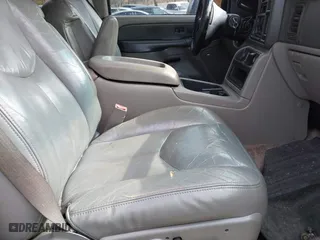 2003 Chevrolet Tahoe LS with VIN 1GNEC13ZX3R209167, listed as a IAAI auction lot 41496637 with 325,006 mi miles. Bid and sale history available at carsss.com. Image 5.