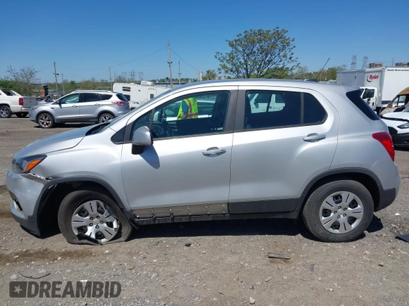 2018 Chevrolet Trax LS with VIN 3GNCJKSB1JL420107, listed as a IAAI auction lot 42129972 with 595,541 mi miles. Bid and sale history available at carsss.com. Image 13.
