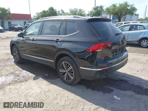 2024 Volkswagen Tiguan Wolfsburg Edition z VIN 3VV6B7AX1RM215178, wystawiony jako IAAI lot #42080886 z przebiegiem 6 914 mil mil oraz . Historia ofert i sprzedaży dostępna na DreamBid. Obrazek 3.