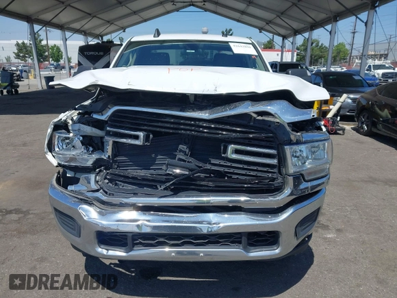 2019 Ram 2500 Big Horn with VIN 3C6UR5DJ4KG519811, listed as a IAAI auction lot 42643850 with 255,461 mi miles and . Bid and sale history available at DreamBid. Image 13.