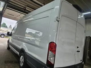 2018 Ford Transit с VIN 1FTYR3XM8JKB31055, выставлен на аукционе IAAI как лот 42791422 с пробегом 130 835 миль миль и . История ставок и продаж доступна на DreamBid. Изображение 26.