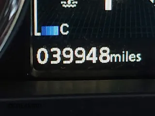2023 Mitsubishi Outlander ES z VIN JA4ARUAU6PU004151, wystawiony jako IAAI lot #41739579 z przebiegiem 39 948 mil mil oraz . Historia ofert i sprzedaży dostępna na DreamBid. Obrazek 16.