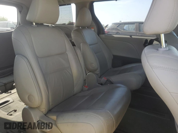 2016 Toyota Sienna Limited с VIN 5TDDK3DC2GS134100, выставлен на аукционе Copart как лот 56473685 с пробегом 153 687 миль миль и Списание • Salvage title. История ставок и продаж доступна на DreamBid. Изображение 11.
