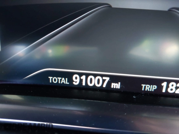 2016 BMW 7 Series 750i xDrive with VIN WBA7F2C52GG417733, listed as a IAAI auction lot 42040625 with 91,007 mi miles. Bid and sale history available at carsss.com. Image 16.