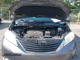 2011 Toyota Sienna LE AAS with VIN 5TDKK3DC0BS050227, listed as a IAAI auction lot 41931314 with 190,793 mi miles. Bid and sale history available at carsss.com. Image 10.
