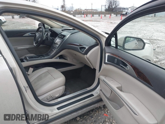 2016 Lincoln MKZ with VIN 3LN6L2J90GR604048, listed as a IAAI auction lot 41190815 with 46,121 mi miles and . Bid and sale history available at DreamBid. Image 5.