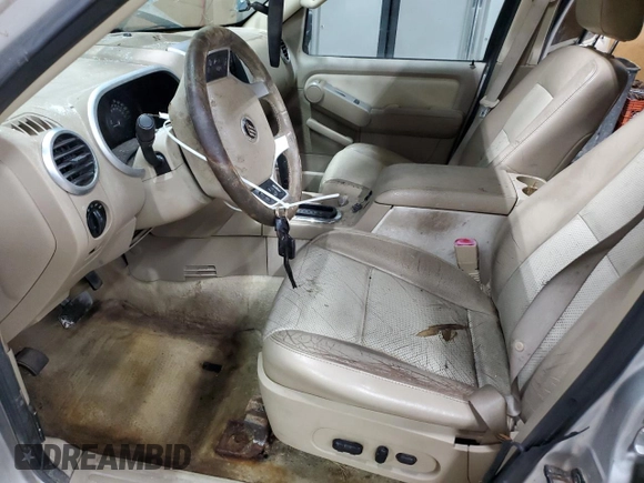 2007 Mercury Mountaineer Premier z VIN 4M2EU488X7UJ02978, wystawiony jako Copart lot #57634215 z przebiegiem 123 069 mil mil oraz Czysty tytuł • Clean title. Historia ofert i sprzedaży dostępna na DreamBid. Obrazek 7.