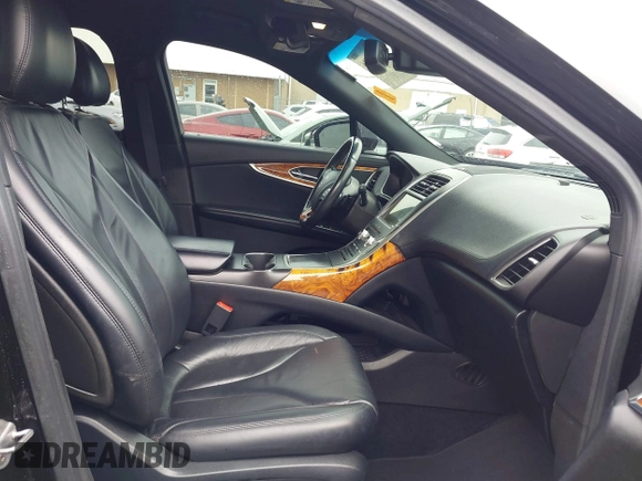 2017 Lincoln MKX Select с VIN 2LMPJ6KR6HBL49829, выставлен на аукционе IAAI как лот 42093216 с пробегом 97 274 миль миль и . История ставок и продаж доступна на DreamBid. Изображение 5.