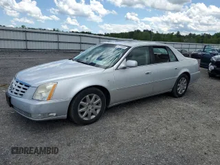 2011 Cadillac DTS Premium Collection z VIN 1G6KH5E63BU114195, wystawiony jako Copart lot #55575235 z przebiegiem 88 954 mil mil oraz Czysty tytuł • Clean title. Historia ofert i sprzedaży dostępna na DreamBid. Obrazek 1.