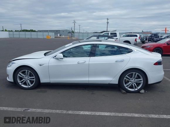 2016 Tesla Model S 90D with VIN 5YJSA1E21GF121962, listed as a IAAI auction lot 42130291 with 114,670 mi miles and . Bid and sale history available at DreamBid. Image 15.