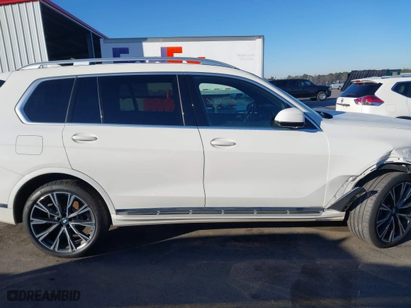 2020 BMW X7 xDrive40i with VIN 5UXCW2C03L9C67539, listed as a IAAI auction lot 41261357 with 46,654 mi miles. Bid and sale history available at carsss.com. Image 13.