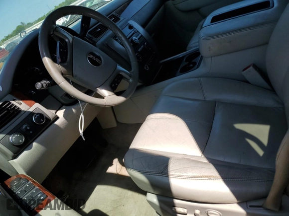 2010 GMC Yukon XL z VIN 1GKUKKE38AR271139, wystawiony jako Copart lot #51076945 z przebiegiem 206 046 mil mil oraz Szkoda całkowita • Salvage title. Historia ofert i sprzedaży dostępna na DreamBid. Obrazek 7.