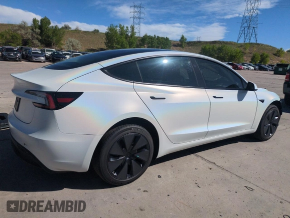 2025 Tesla Model 3 Long Range z VIN 5YJ3E1EA0SF931348, wystawiony jako Copart lot #57074935 z przebiegiem 2 153 mil mil oraz Szkoda całkowita • Salvage title. Historia ofert i sprzedaży dostępna na DreamBid. Obrazek 3.