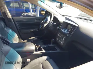 2014 Nissan Maxima SV z VIN 1N4AA5APXEC432715, wystawiony jako IAAI lot #41653486 z przebiegiem 212 432 mil mil oraz . Historia ofert i sprzedaży dostępna na DreamBid. Obrazek 5.