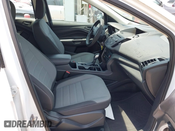 2018 Ford Escape S z VIN 1FMCU0F7XJUB36437, wystawiony jako IAAI lot #42248034 z przebiegiem 50 686 mil mil oraz . Historia ofert i sprzedaży dostępna na DreamBid. Obrazek 5.
