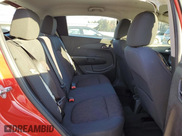 2018 Chevrolet Sonic LT z VIN 1G1JD6SB5J4118848, wystawiony jako Copart lot #83615174 z przebiegiem 17 483 mil mil oraz Szkoda całkowita • Salvage title. Historia ofert i sprzedaży dostępna na DreamBid. Obrazek 12.