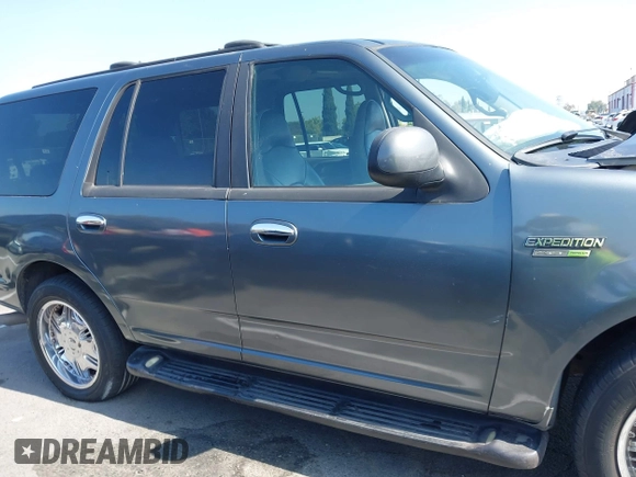 2001 Ford Expedition XLT with VIN 1FMRU15W51LB26235, listed as a IAAI auction lot 42618094 with 204,892 mi miles and . Bid and sale history available at DreamBid. Image 13.