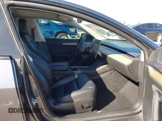 2022 Tesla Model 3 Long Range z VIN 5YJ3E1EB9NF197127, wystawiony jako IAAI lot #41366323 z przebiegiem 56 559 mil mil oraz . Historia ofert i sprzedaży dostępna na DreamBid. Obrazek 5.
