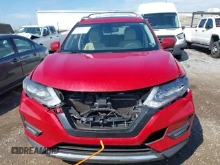 2017 Nissan Rogue SL z VIN 5N1AT2MV4HC778305, wystawiony jako IAAI lot #42380176 z przebiegiem 139 778 mil mil oraz . Historia ofert i sprzedaży dostępna na DreamBid. Obrazek 12.