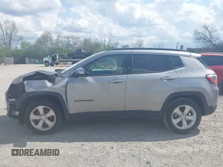 2019 Jeep Compass Altitude z VIN 3C4NJCBB7KT742453, wystawiony jako IAAI lot #42107184 z przebiegiem 97 683 mil mil oraz . Historia ofert i sprzedaży dostępna na DreamBid. Obrazek 15.