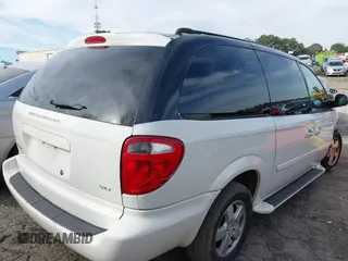 2005 Dodge Caravan SXT with VIN 2D4GP44L15R224531, listed as a IAAI auction lot 41590755 with 141,214 mi miles and . Bid and sale history available at DreamBid. Image 4.
