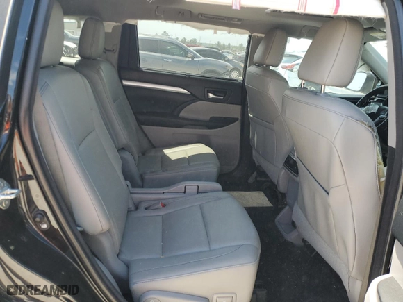 2018 Toyota Highlander SE with VIN 5TDJZRFH3JS839344, listed as a Copart auction lot 53492575 with 71,431 mi miles and Salvage Title. Bid and sale history available at carsss.com. Image 11.