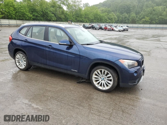 2014 BMW X1 xDrive28i z VIN WBAVL1C55EVY20446, wystawiony jako Copart lot #58672355 z przebiegiem 127 601 mil mil oraz Czysty tytuł • Clean title. Historia ofert i sprzedaży dostępna na DreamBid. Obrazek 4.