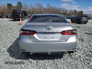 2022 Toyota Camry SE with VIN 4T1T11AK4NU049987, listed as a Copart auction lot 47935395 with 61,475 mi miles and Salvage Title. Bid and sale history available at carsss.com. Image 6.
