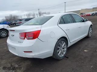 2015 Chevrolet Malibu LT with VIN 1G11D5SL4FF181373, listed as a IAAI auction lot 42043731 with 155,878 mi miles. Bid and sale history available at carsss.com. Image 4.