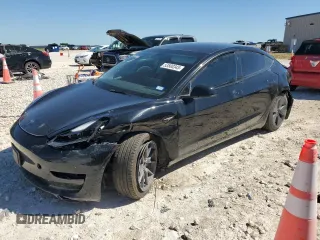 2022 Tesla Model 3 Long Range z VIN 5YJ3E1EBXNF132416, wystawiony jako Copart lot #53500345 z przebiegiem 90 334 mil mil oraz Szkoda całkowita • Salvage title. Historia ofert i sprzedaży dostępna na DreamBid. Obrazek 1.