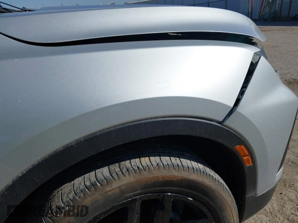 2021 Chevrolet Blazer LT z VIN 3GNKBCRS3MS528825, wystawiony jako IAAI lot #41756446 z przebiegiem 104 053 mil mil oraz . Historia ofert i sprzedaży dostępna na DreamBid. Obrazek 6.