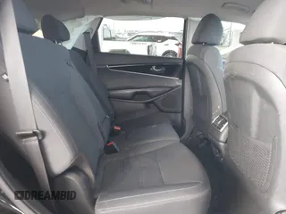 2019 Kia Sorento LX with VIN 5XYPG4A39KG522973, listed as a IAAI auction lot 41353348 with 151,889 mi miles. Bid and sale history available at carsss.com. Image 8.