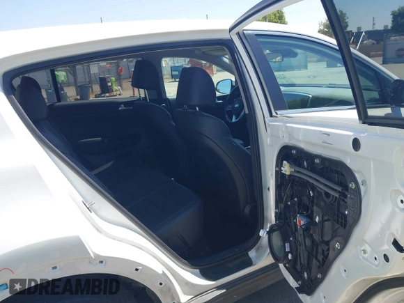 2021 Kia Sportage EX with VIN KNDPNCAC3M7886337, listed as a IAAI auction lot 42257589 with 45,216 mi miles and . Bid and sale history available at DreamBid. Image 8.