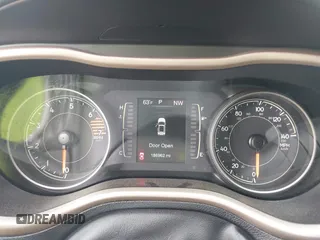 2018 Jeep Cherokee Latitude Tech Connect с VIN 1C4PJLCB2JD540423, выставлен на аукционе IAAI как лот 42159808 с пробегом 186 962 миль миль и . История ставок и продаж доступна на DreamBid. Изображение 7.