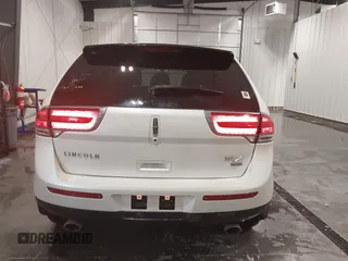 2011 Lincoln MKX with VIN 2LMDJ8JK8BBJ34012, listed as a IAAI auction lot 41524792 with 142,670 mi miles. Bid and sale history available at carsss.com. Image 17.