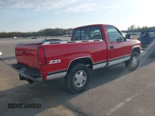 1992 GMC Sierra 1500 with VIN 1GTEK14K6NZ537976, listed as a IAAI auction lot 42036294 with 213,133 mi miles and . Bid and sale history available at DreamBid. Image 4.